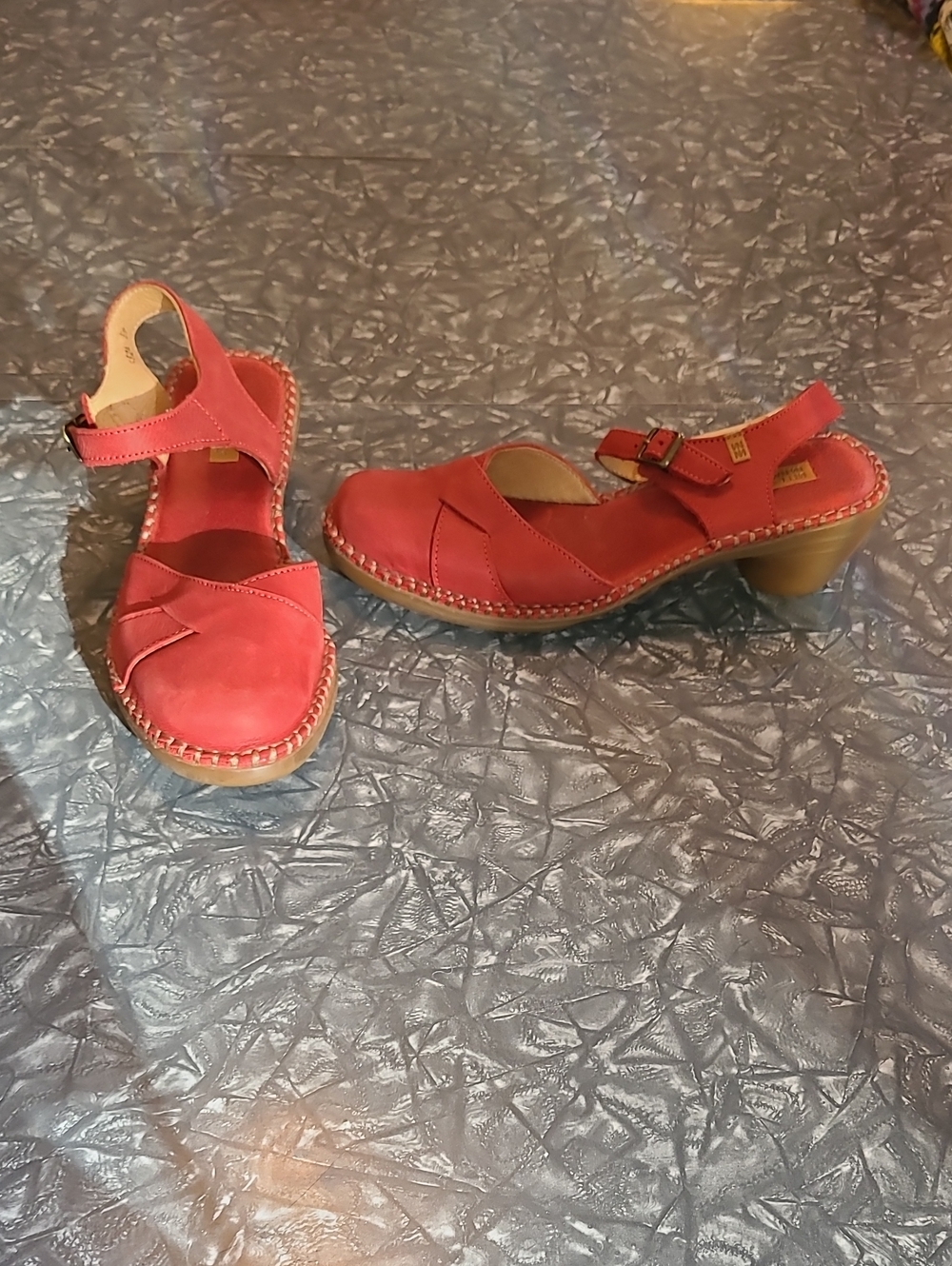 EUC Red El Naturalista Shoes